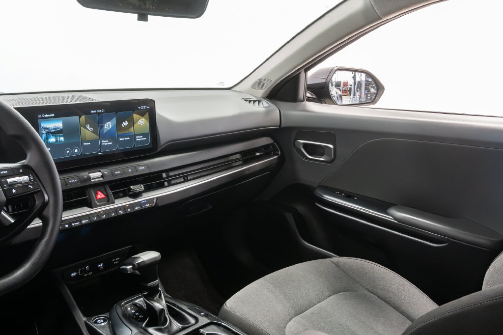 Used 2025 Kia K4 FWD image 11