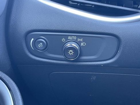 Used 2022 Chevrolet Malibu LT w/ Leather Package image 30