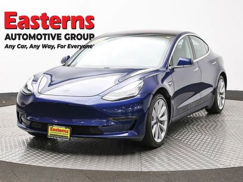 Used 2018 Tesla Model 3 Mid Range image 1
