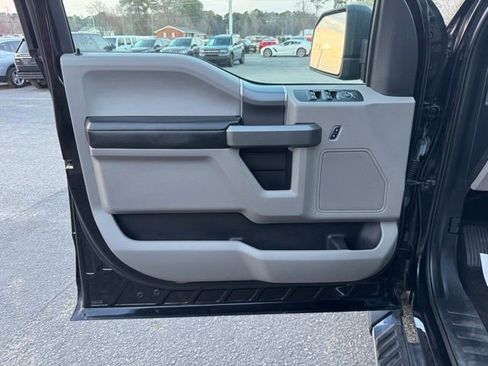 Used 2016 Ford F150 XLT w/ Equipment Group 302A Luxury image 16