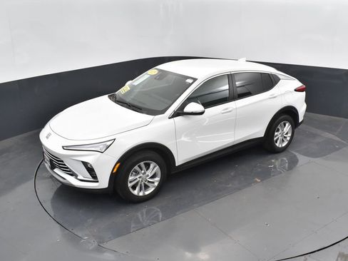 Used 2025 Buick Envista Preferred image 33