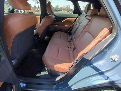 Used 2025 Toyota Crown Signia image 16