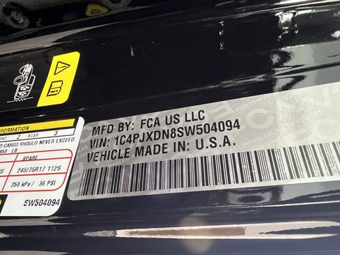 Used 2025 Jeep Wrangler Sport S image 33