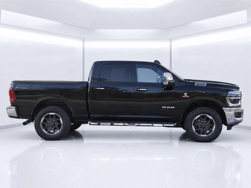 Used 2025 RAM 2500 Laramie AWD/4WD image 8