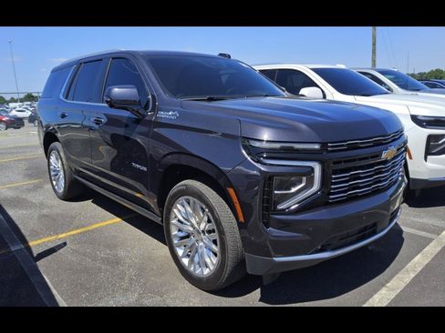 Used 2025 Chevrolet Tahoe High Country AWD/4WD image 2