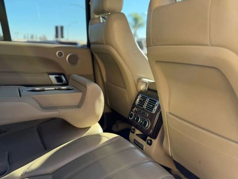 Used 2015 Land Rover Range Rover HSE image 9