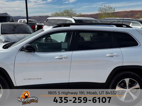Used 2022 Jeep Cherokee Limited image 11