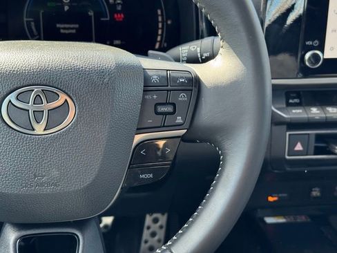 Used 2025 Toyota Camry SE w/ Convenience Package FWD image 26
