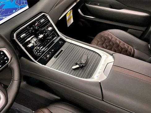 New 2026 Nissan Armada Platinum image 8