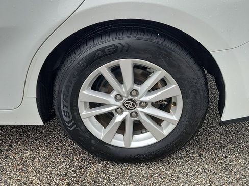 Used 2025 Toyota Camry LE FWD image 5