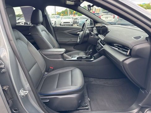 Used 2025 Buick Envista Sport Touring FWD image 14