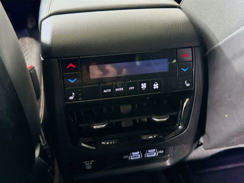 Used 2021 Jeep Grand Cherokee L Summit w/ Luxury Tech Group V image 25