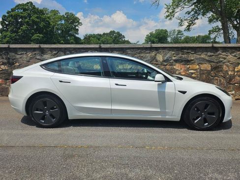 Used 2023 Tesla Model 3 Standard Range RWD image 9