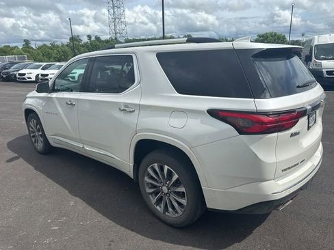 Used 2023 Chevrolet Traverse Premier w/ LPO, Floor Liner Package AWD/4WD image 4