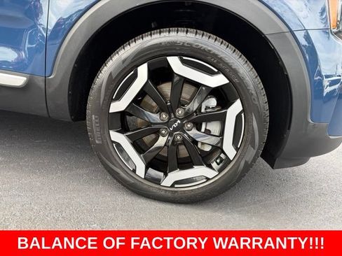 Used 2024 Kia Telluride EX w/ EX Captain's Chair Package FWD image 8