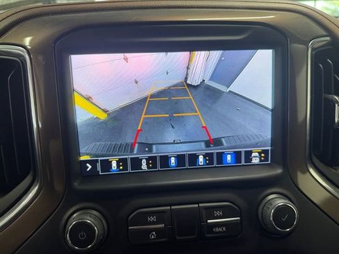 Used 2022 Chevrolet Silverado 2500 High Country w/ LPO, Hitch Package AWD/4WD image 15
