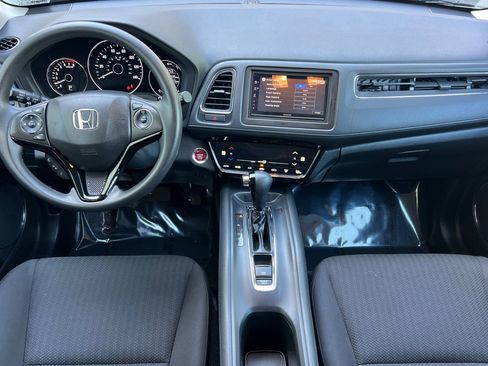 Used 2018 Honda HR-V EX image 16