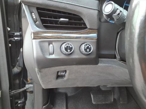 Used 2016 Cadillac Escalade Platinum image 18