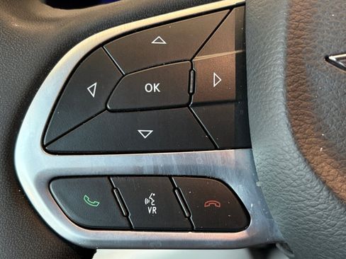 Used 2024 Chrysler Pacifica Limited FWD image 20
