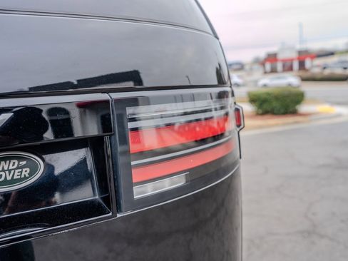 Used 2023 Land Rover Discovery S R-Dynamic image 29