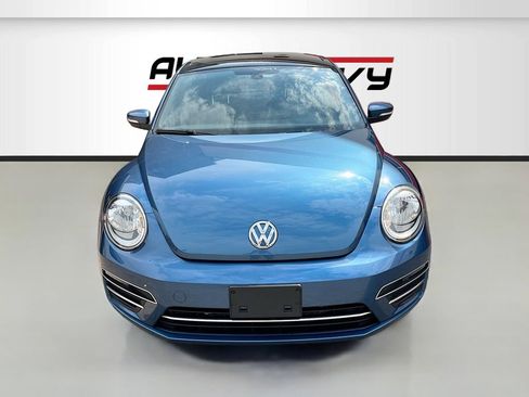 Used 2019 Volkswagen Beetle 2.0T SE FWD image 2