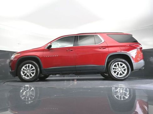 Used 2021 Chevrolet Traverse LT FWD image 44