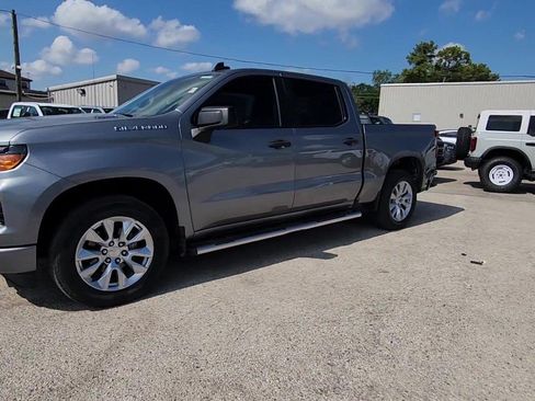 Certified 2025 Chevrolet Silverado 1500 Custom RWD image 4