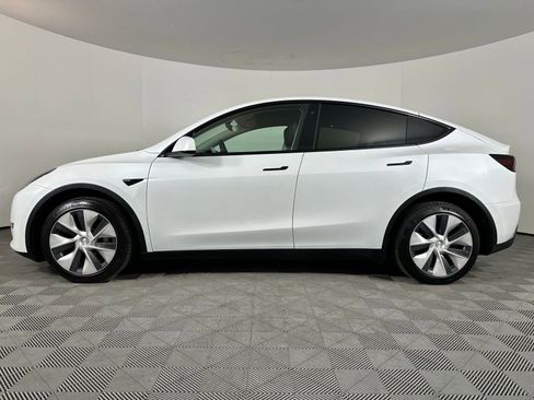 Used 2023 Tesla Model Y Long Range AWD/4WD image 7