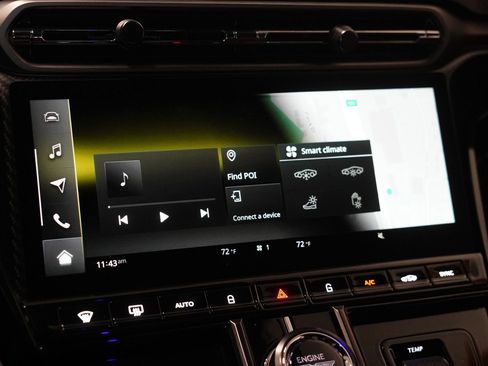 Used 2025 Aston Martin V8 Vantage Coupe image 23