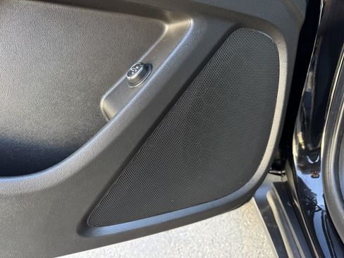 Certified 2023 Chevrolet Traverse LT w/ Rear Camera Mirror Package image 11