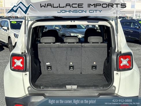 Used 2023 Jeep Renegade Latitude image 44