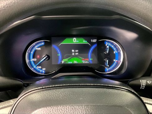 Certified 2025 Toyota RAV4 XLE AWD/4WD image 25