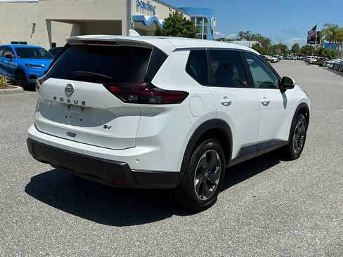 Used 2024 Nissan Rogue SV FWD image 5