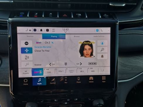 New 2024 Jeep Grand Cherokee Limited 4xe w/ Luxury Tech Group II image 37