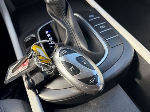 Used 2025 Hyundai Kona SEL image 22