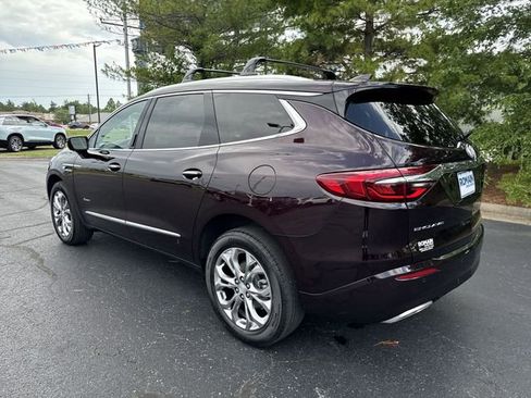 Used 2020 Buick Enclave Avenir w/ Avenir Technology Package FWD image 3