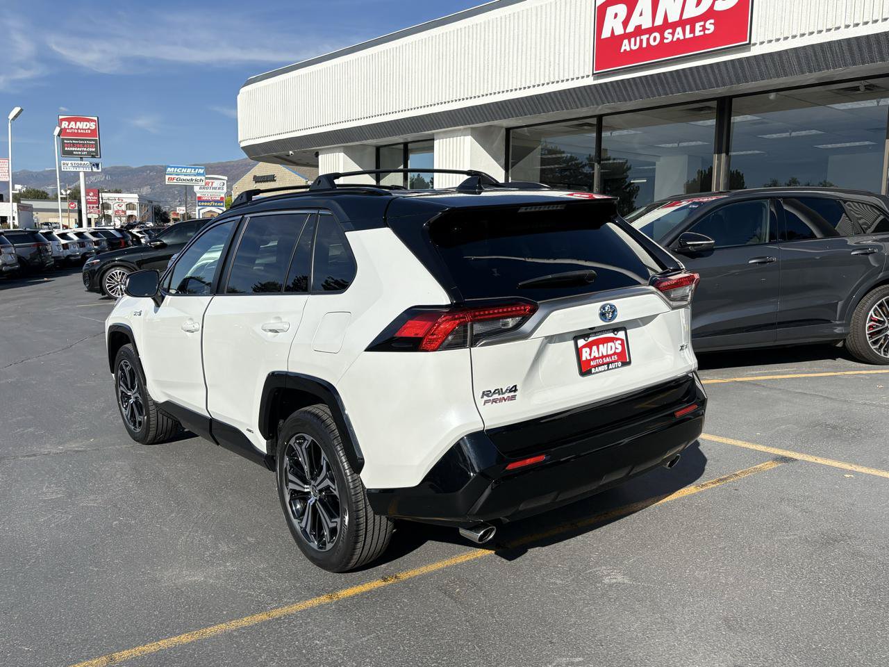 Used 2023 Toyota RAV4 XSE w/ Weather Package AWD/4WD image 5