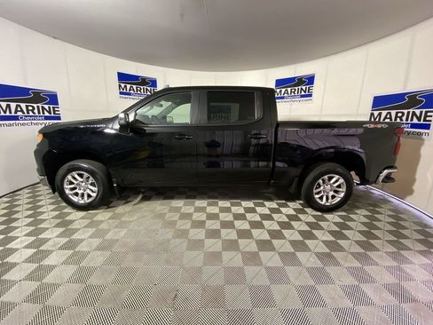 Used 2023 Chevrolet Silverado 1500 LT AWD/4WD image 10