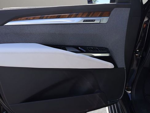 Certified 2025 Cadillac Escalade Sport Platinum image 11