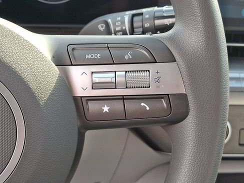 Certified 2025 Hyundai Kona SE AWD/4WD image 24