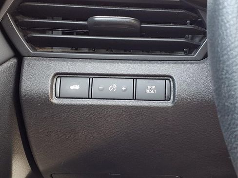 Used 2024 Nissan Altima 2.5 SV image 15