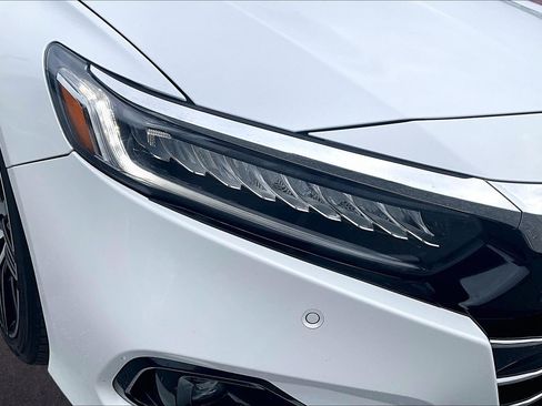 Used 2021 Honda Accord Touring image 29