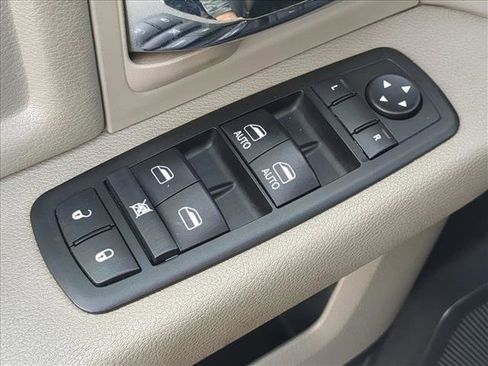 Used 2012 RAM 1500 Classic SLT w/ Remote Start & Security Group image 11