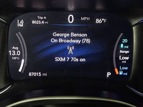 Used 2023 Chrysler Pacifica Touring-L FWD image 13