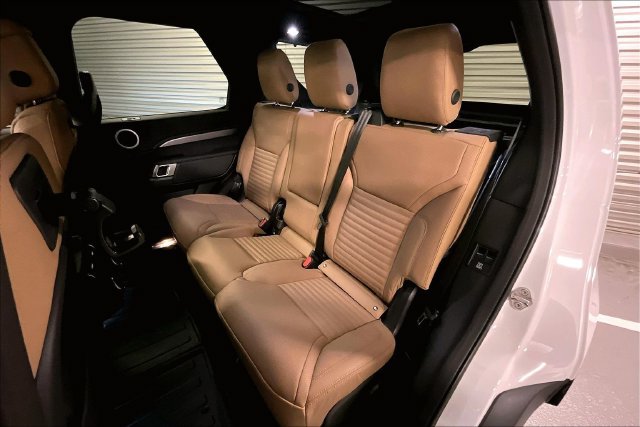 New 2026 Land Rover Discovery Limited Edition AWD/4WD image 9