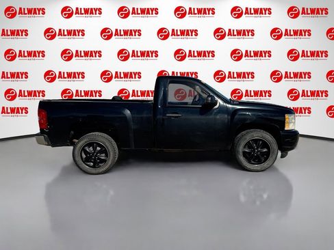 Used 2010 Chevrolet Silverado 1500 W/T w/ LS Package image 4