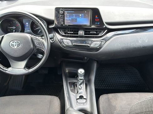 Used 2018 Toyota C-HR XLE image 17