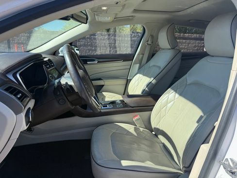 Used 2017 Ford Fusion Platinum FWD image 11