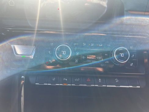 Used 2024 GMC Sierra 2500 AT4 w/ AT4 Preferred Package image 27