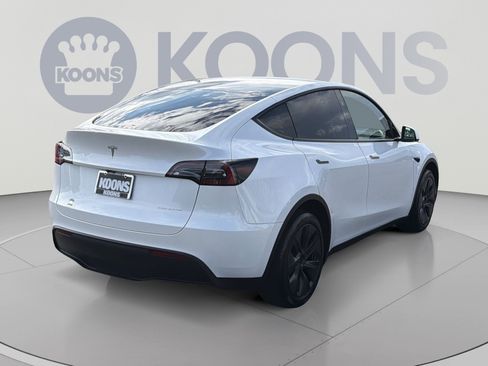 Used 2025 Tesla Model Y Long Range AWD/4WD image 7